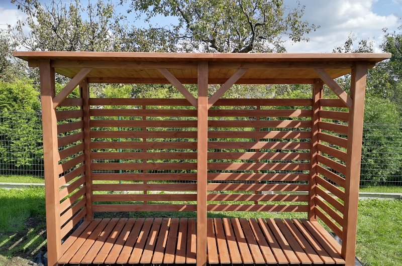 Деревянная дровница