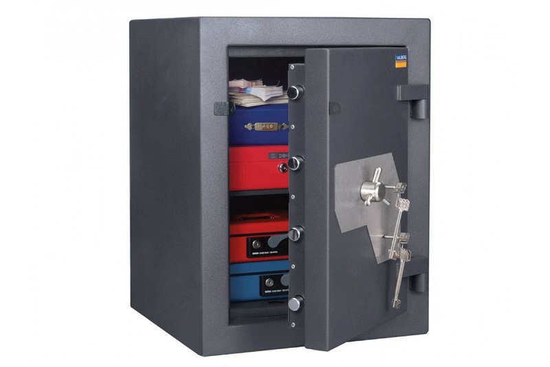 металлический сейф