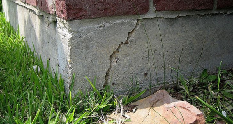Фундамент трещина