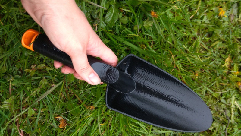 Садовый совок