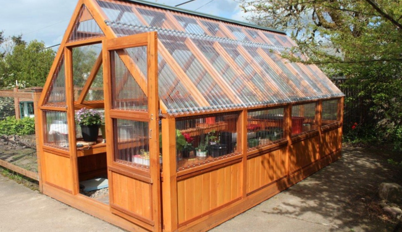 Теплица из дерева