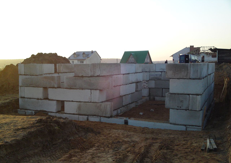 Гараж из блоков фбс