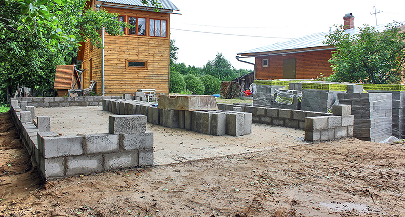 Гараж из керамзитобетонных блоков