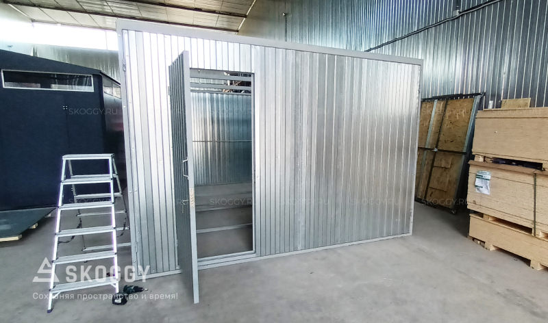 Готовый гараж для автомобиля на даче