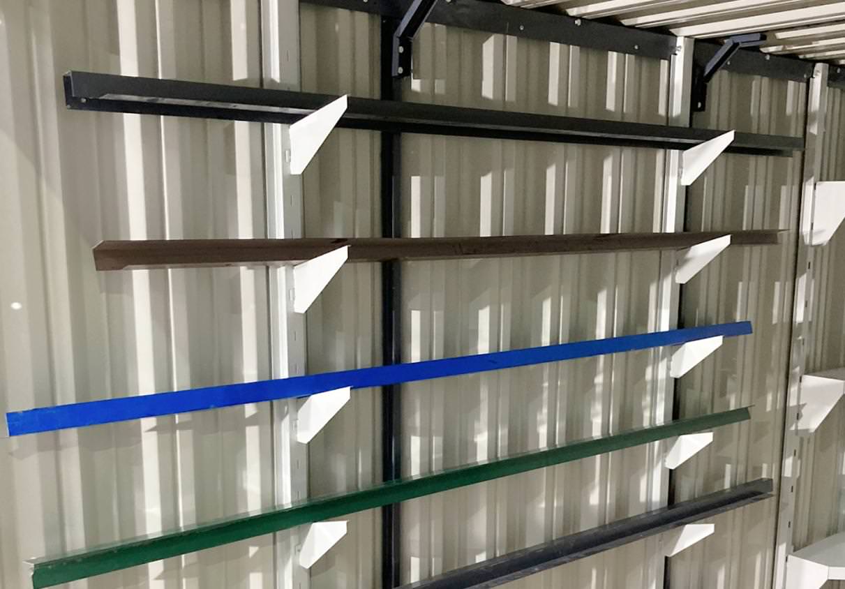 Система хранения инструментов на направляющих