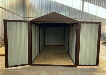 Контейнер из профлиста 5м SKOGGY для выставки "Малоэтажная страна" с принтом "Wooden"