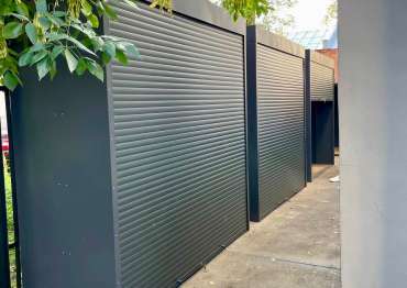 Шкафы с рольставнями в сером цвете для компании "Мосгаз", г. Москва