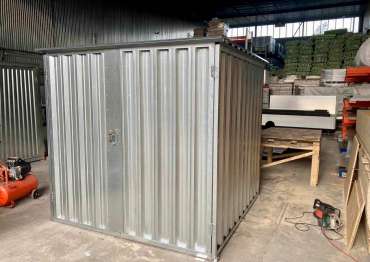 Стильный хозблок для хранения в стальном цвете, купленный на OZON, для заказчика в КП Ле-Вилль, Ярославская область