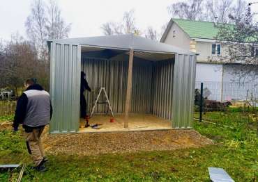 Компактный хозблок в цинке для хозяйственного инвентаря в СНТ Лесная Поляна, Одинцовский р-н, МО