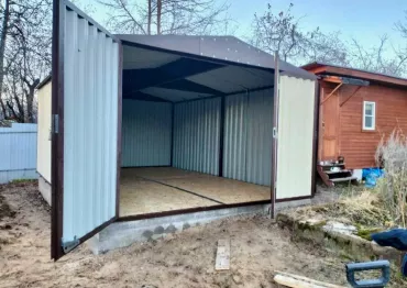 Удобный автомобильный гараж в двойной расцветке в дер. Митино, Заокский р-н, Тульская область