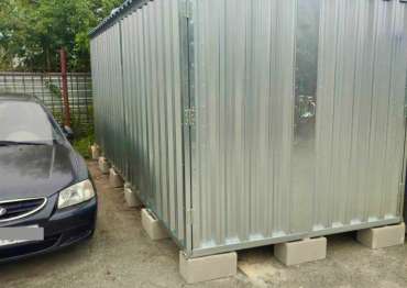 Современный гараж для хранения велосипедов и прочих сезонных вещей в цинковом цвете в Орловский ГК, г. Москва