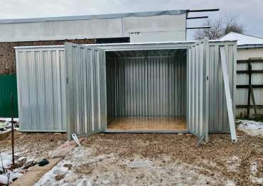 Стильный хозблок для хранения инвентаря в цинковом цвете в дер. Подосинки, пос. Краснопахорское, г. Москва