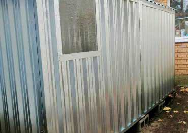 Стильный хозблок для садовых принадлежностей в цинковом цвете в пос. Ильинский, Раменский р-н, МО