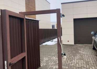 Современный контейнер для садовой техники в шоколадно-коричневом цвете в г. Саров, Нижегородская область