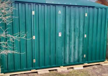 Надежный хозблок для хранения инвентаря в ярком зеленом цвете в дер. Жостово, Мытищинский р-н, МО