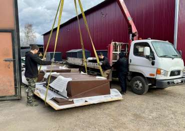 Великолепный гараж для хранения садовой техники в шоколадном цвете в КП Нарские сады, Жуковский р-н, Калужская область