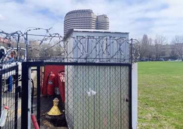 Стильные дровницы для хранения техники на вертолетной площадке, г. Москва