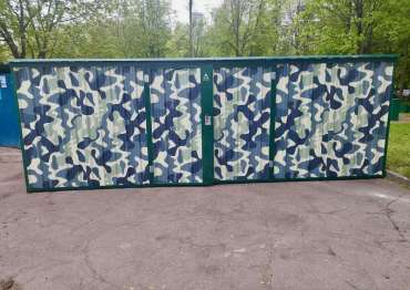 Красивый контейнер для хозяйственного инвентаря на территорию школы в г. Москва