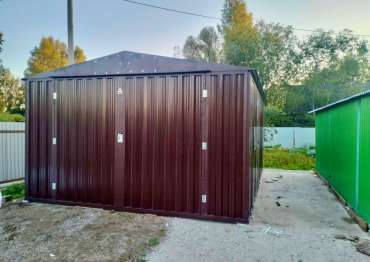 Гараж в шоколадно-коричневом цвете в дер. Ямки, Калининский м.о, Тверская область