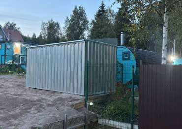 Надёжный хозблок для квадроцикла в цинковом цвете для заказчика в СНТ ЛЭТИ, с.п. Первомайское, Ленинградская обл.