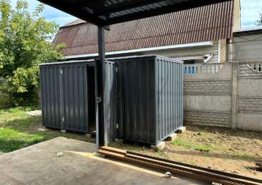 Хозблок с плоской крышей для вещей и дров в графитовом цвете в пос. Светлые Горы, г.о. Красногорск, МО