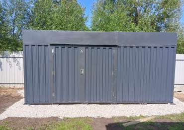 Прочный хозблок с боковой дверью для хранения садового инвентаря в графитовом цвете в дер. Напрудное, Тверская обл.