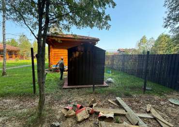 Красивый хозблок с распашными воротами для садового инвентаря и техники в дер. Веткино, с.п. Ярденево, Малоярославецкий р-н, Калужская обл. 
