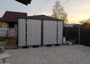 Многофункциональный хозблок с распашными воротами на участок для хранения вещей в комбинированной расцветке в пос. Бронницы, Раменский г.о, МО