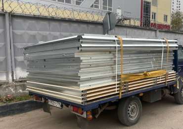 Боксы с плоской крышей и торцевой воротной группой в г. Москва