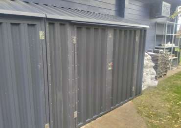 Хозблок со стеллажами и полками на загородный участок в дер. Красный Поселок, г.о. Истра, МО