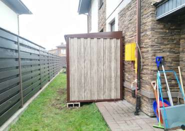 Хозблок в комбинированной расцветке в дер. Падиково, г.о. Истра, МО