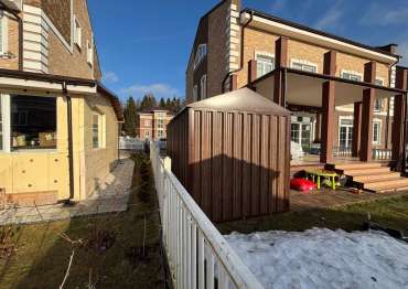 Хозблок в расцветке "под дерево" в дер. Крюково, г.о. Мытищи, МО